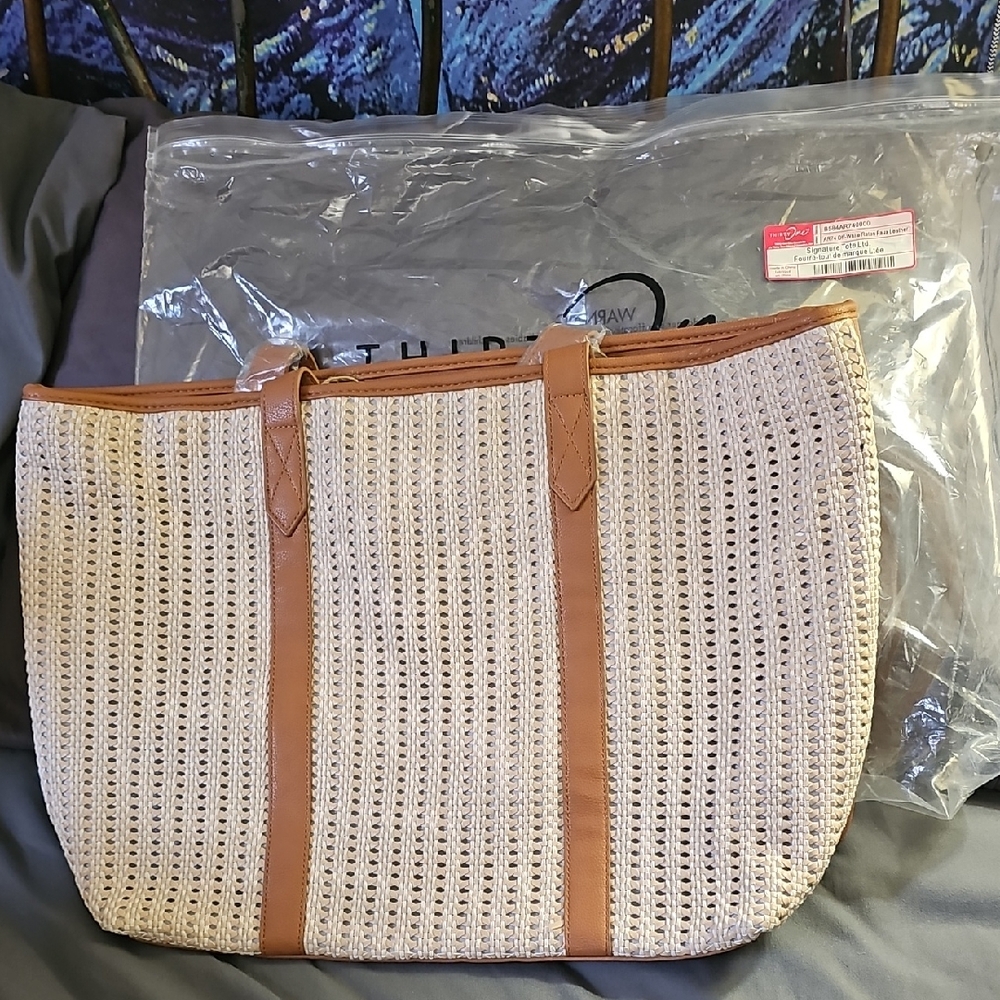 Thirty one signature tote LTD